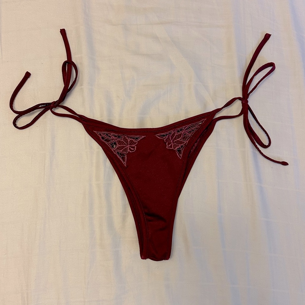 Lewis Bottom - Picture 5 of 7